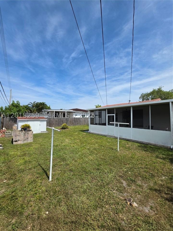 4601 Sw 5th St #0 - Photo 4 of 23