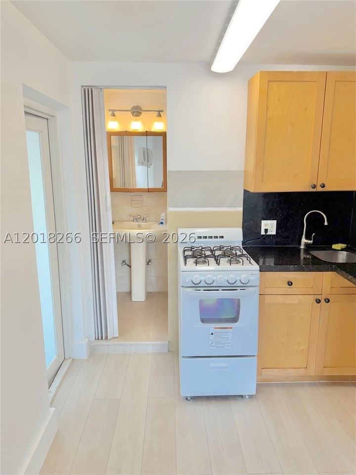7537 Buccaneer Ave #B - Photo 5 of 7