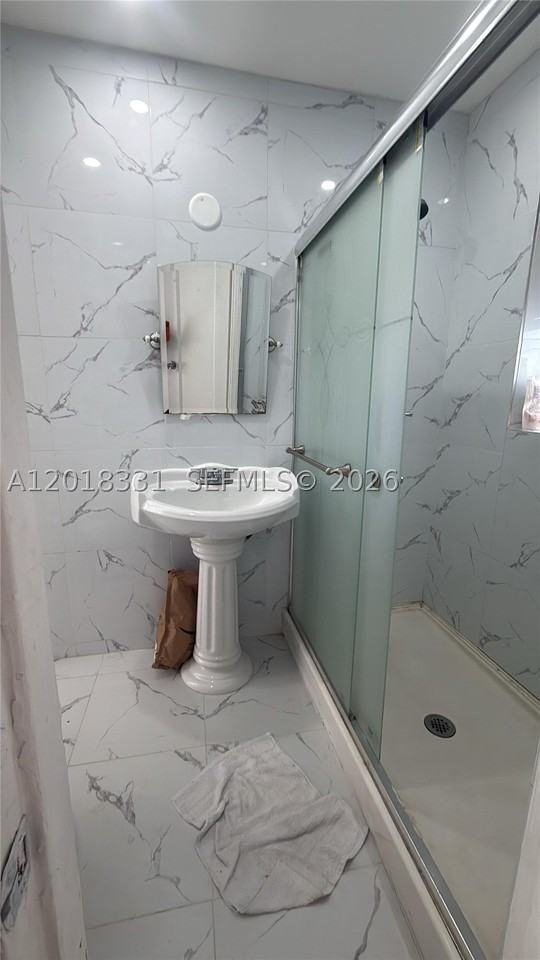 133 Nw 43rd Pl #B - Photo 4 of 25