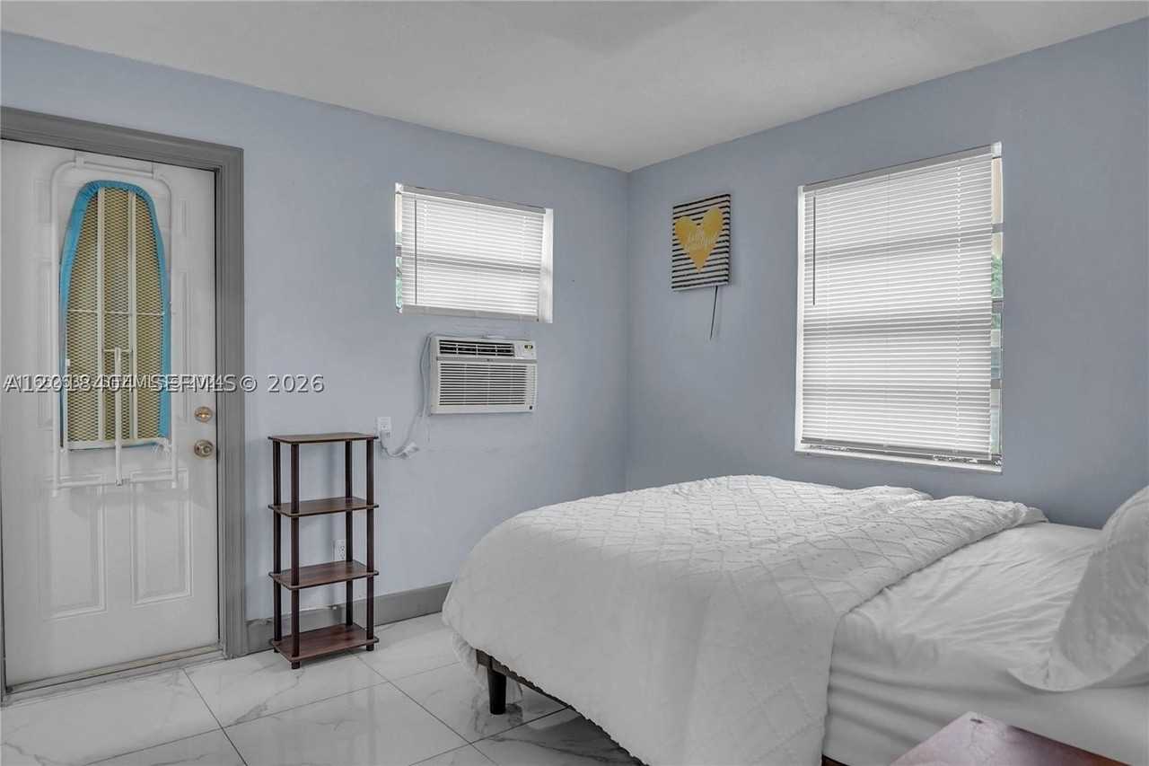6036 Polk St #1 - Photo 4 of 9