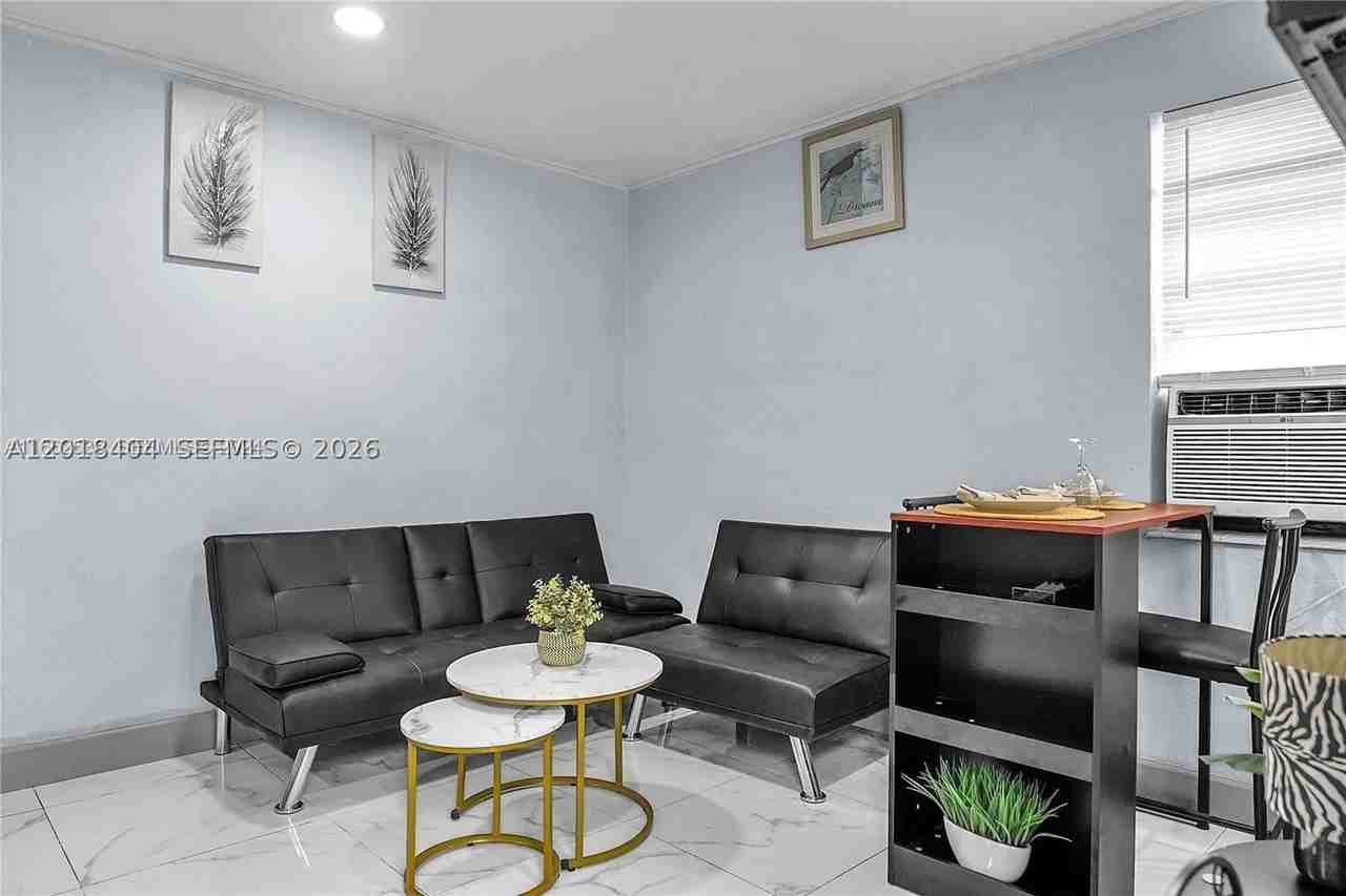 6036 Polk St #1 - Photo 6 of 9