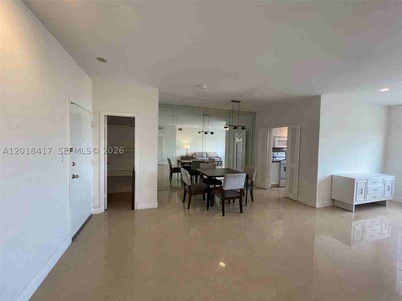 4747 Collins Ave #1102 - Photo 3 of 10