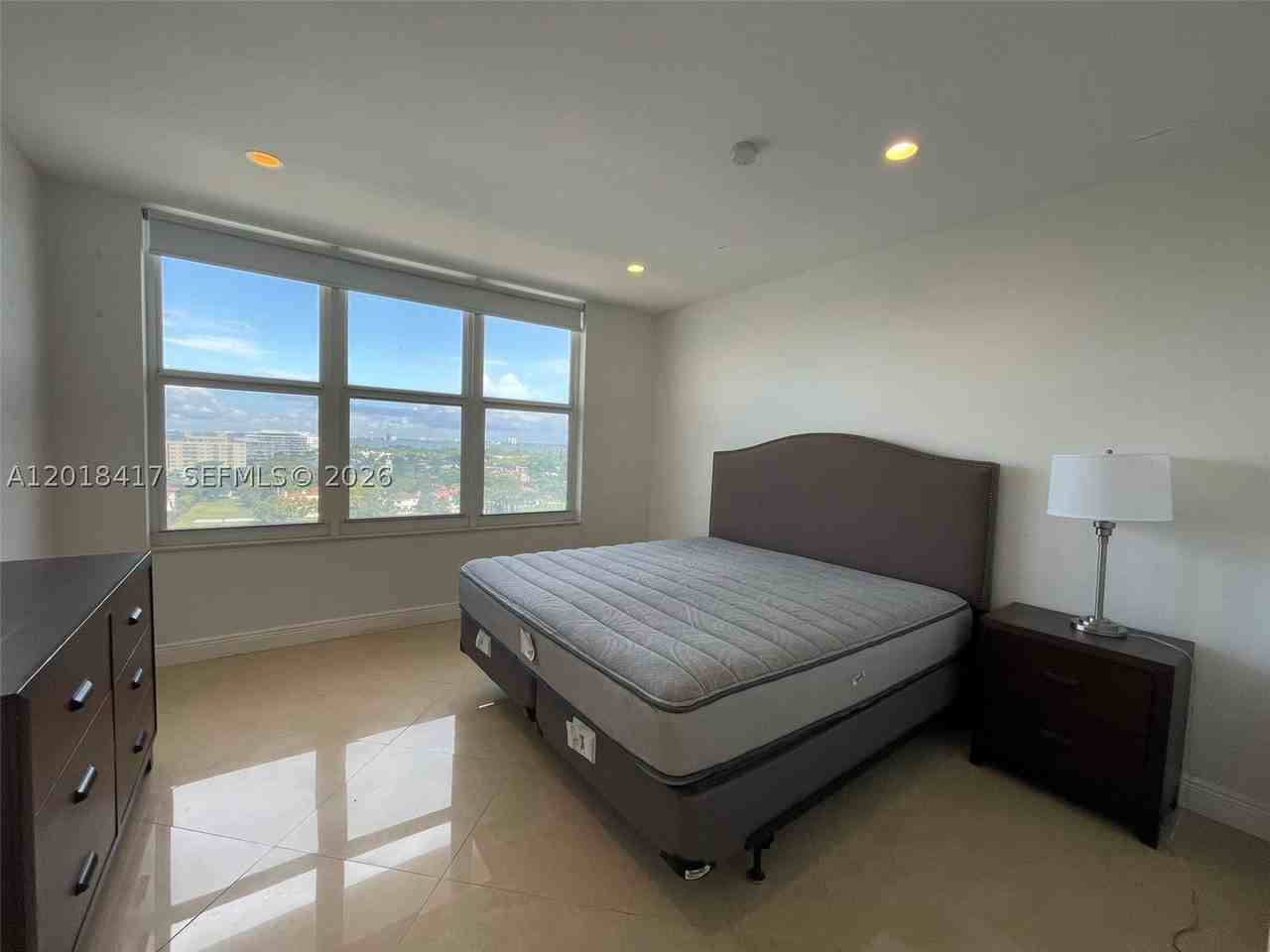 4747 Collins Ave #1102 - Photo 6 of 10
