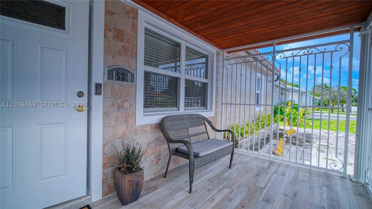 1520 N Andrews Ave - Photo 6 of 19