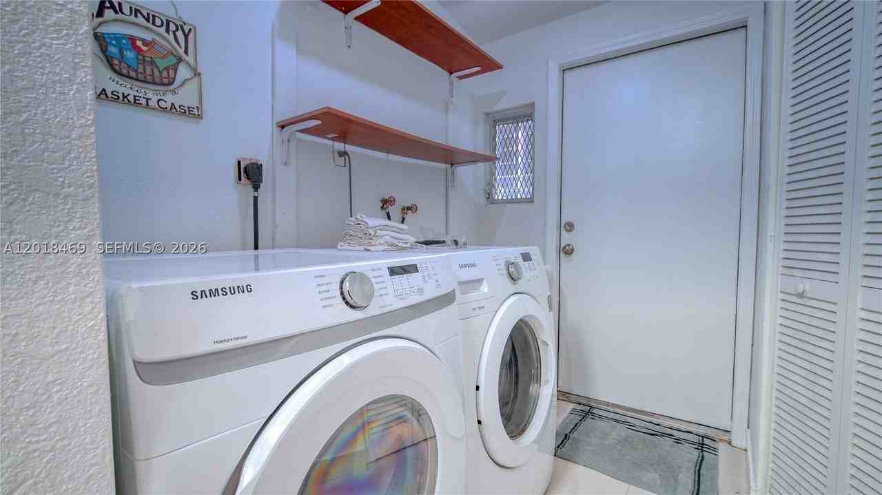 1520 N Andrews Ave - Photo 7 of 19