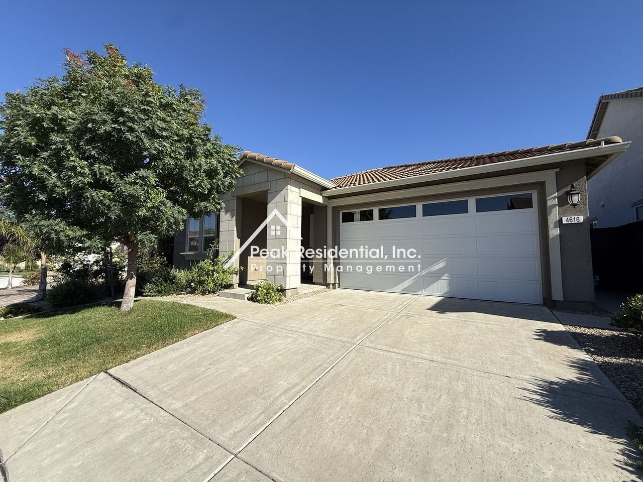 4616 S Hills Dr - Photo 2 of 30