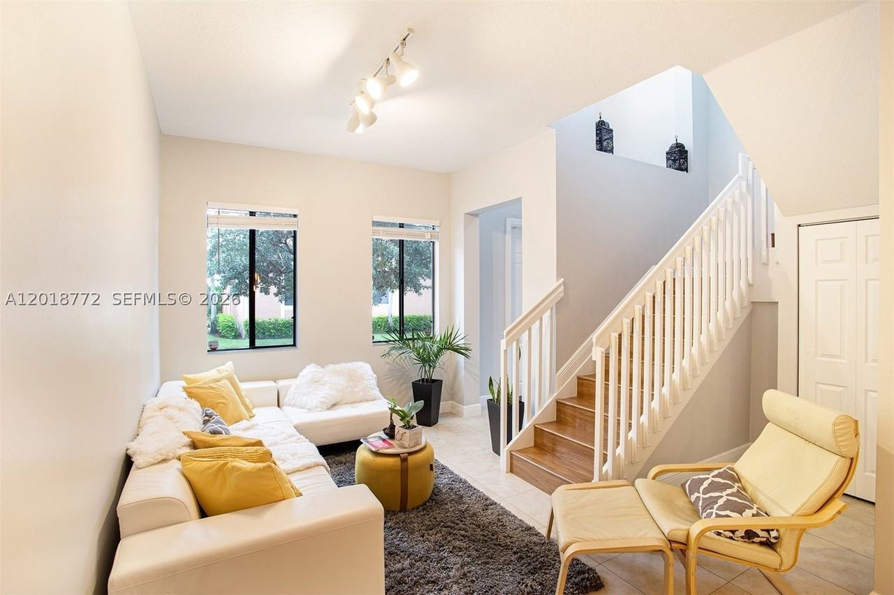 2412 Venetian Way #2412 - Photo 3 of 30