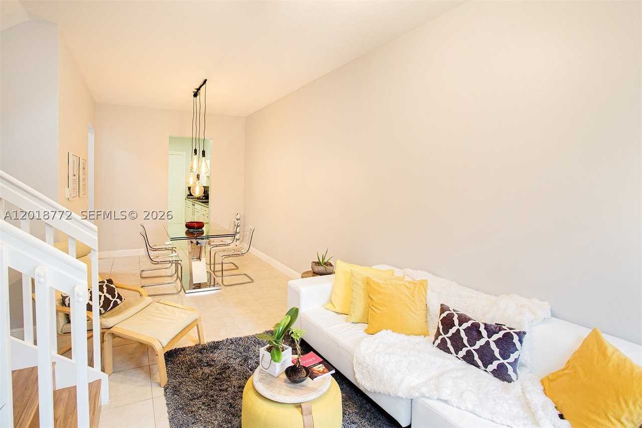 2412 Venetian Way #2412 - Photo 5 of 30