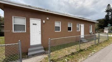 featured image of 646 Nw 14th Ter #WEST