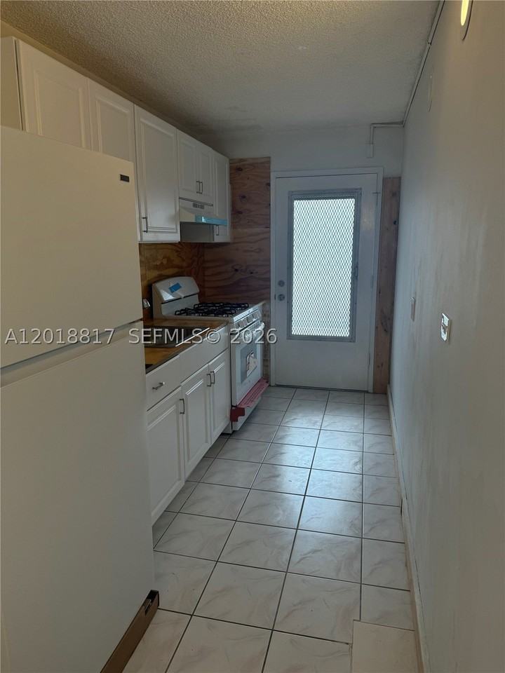 20320 Ne 2nd Ave #12 - Photo 7 of 10
