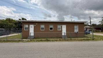 featured image of 646 Nw 14th Ter #EAST
