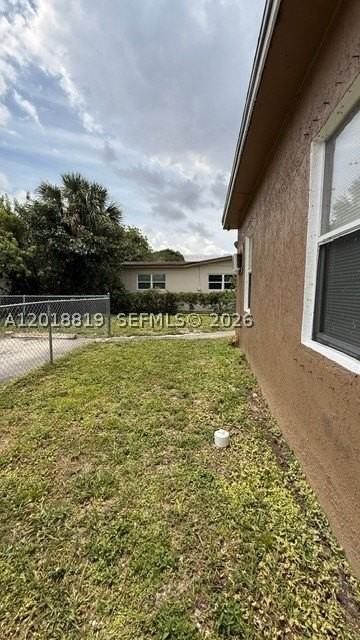 646 Nw 14th Ter #EAST - Photo 5 of 21