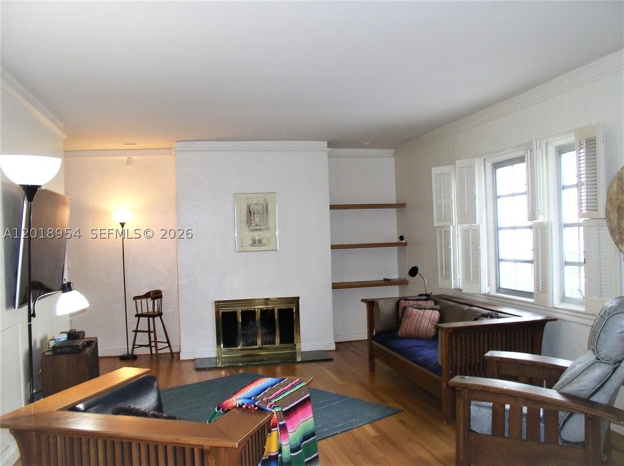 404 Viscaya Ave #404 - Photo 3 of 12
