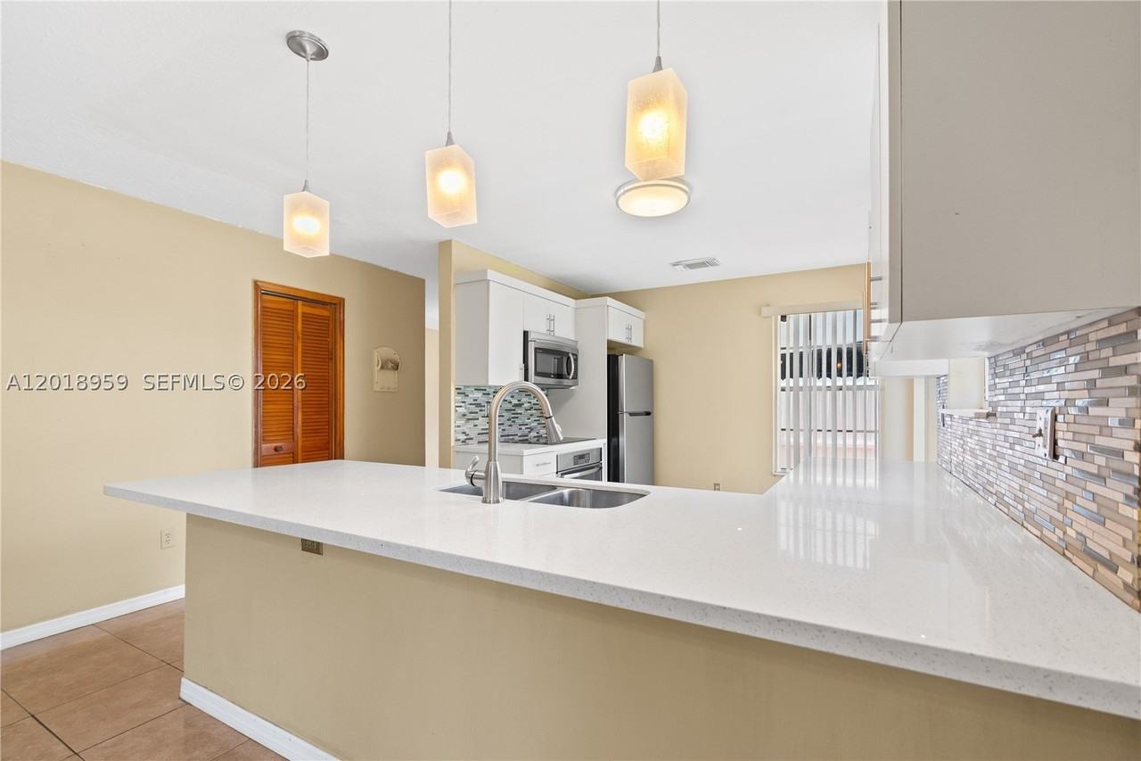 15345 Sw 63rd Ter - Photo 5 of 50