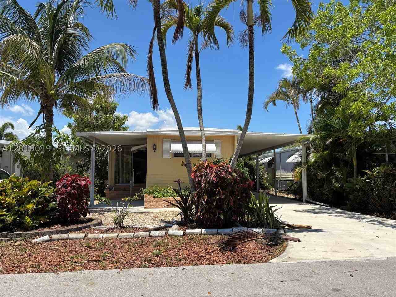 2939 W Marina Dr