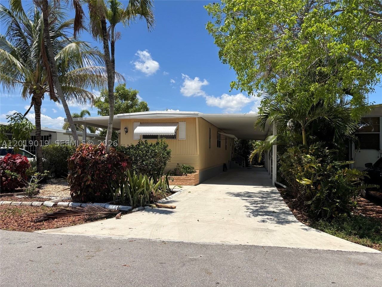 2939 W Marina Dr - Photo 2 of 18