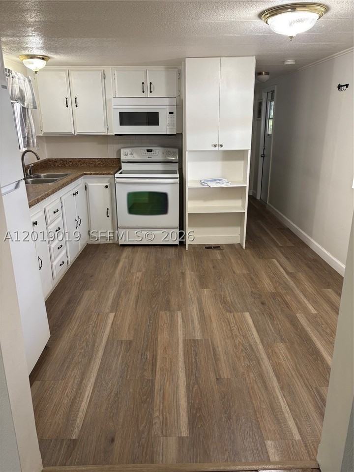 2939 W Marina Dr - Photo 7 of 18
