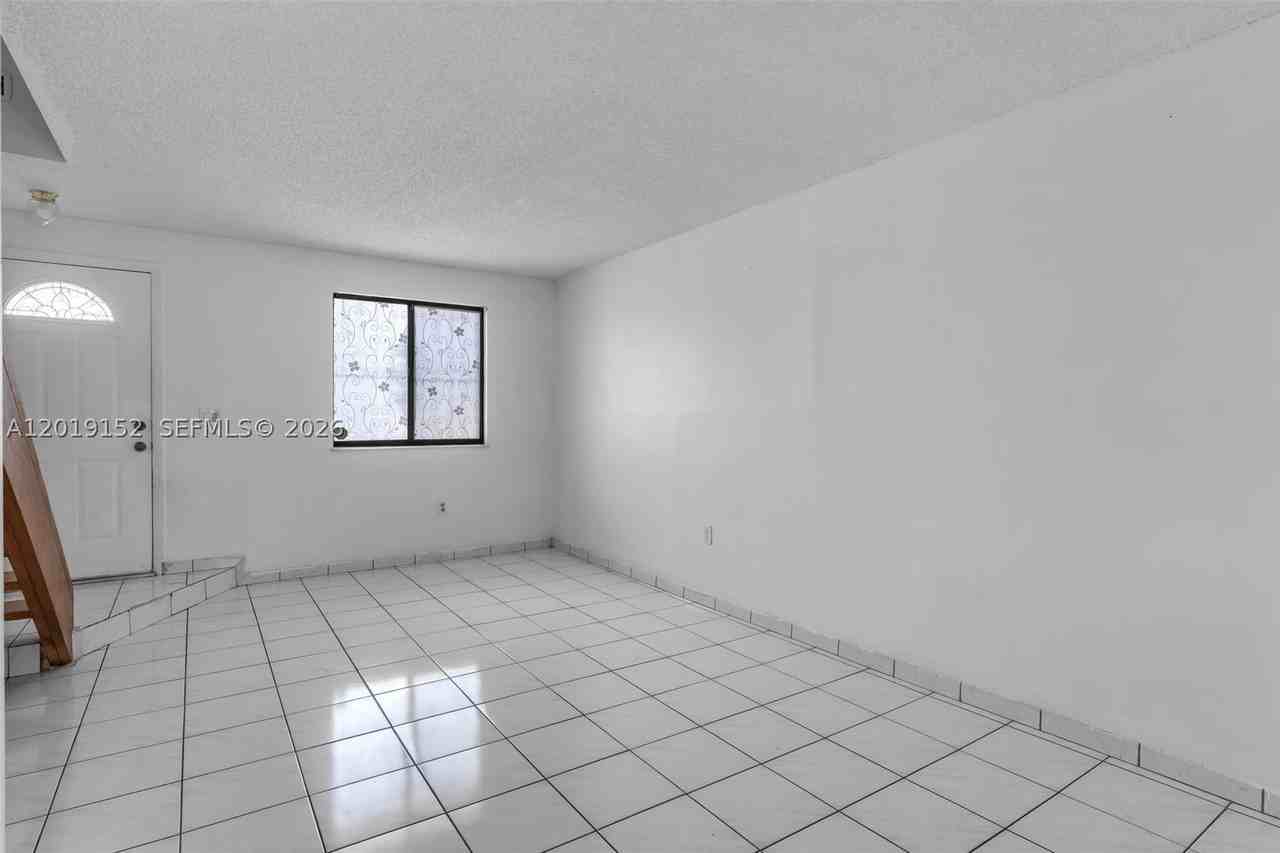 1811 Sw 107th Ave #2302 - Photo 6 of 32