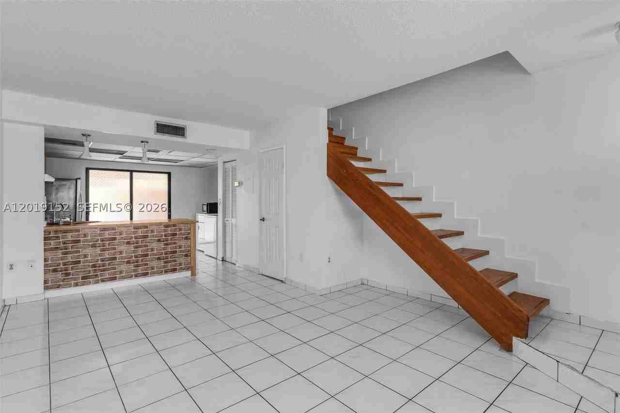 1811 Sw 107th Ave #2302 - Photo 7 of 32