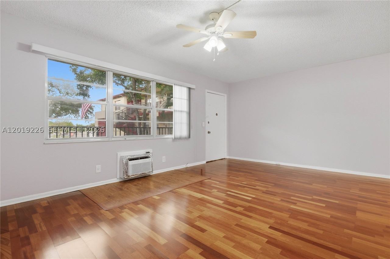 151 Sw 134th Way #206N - Photo 3 of 23