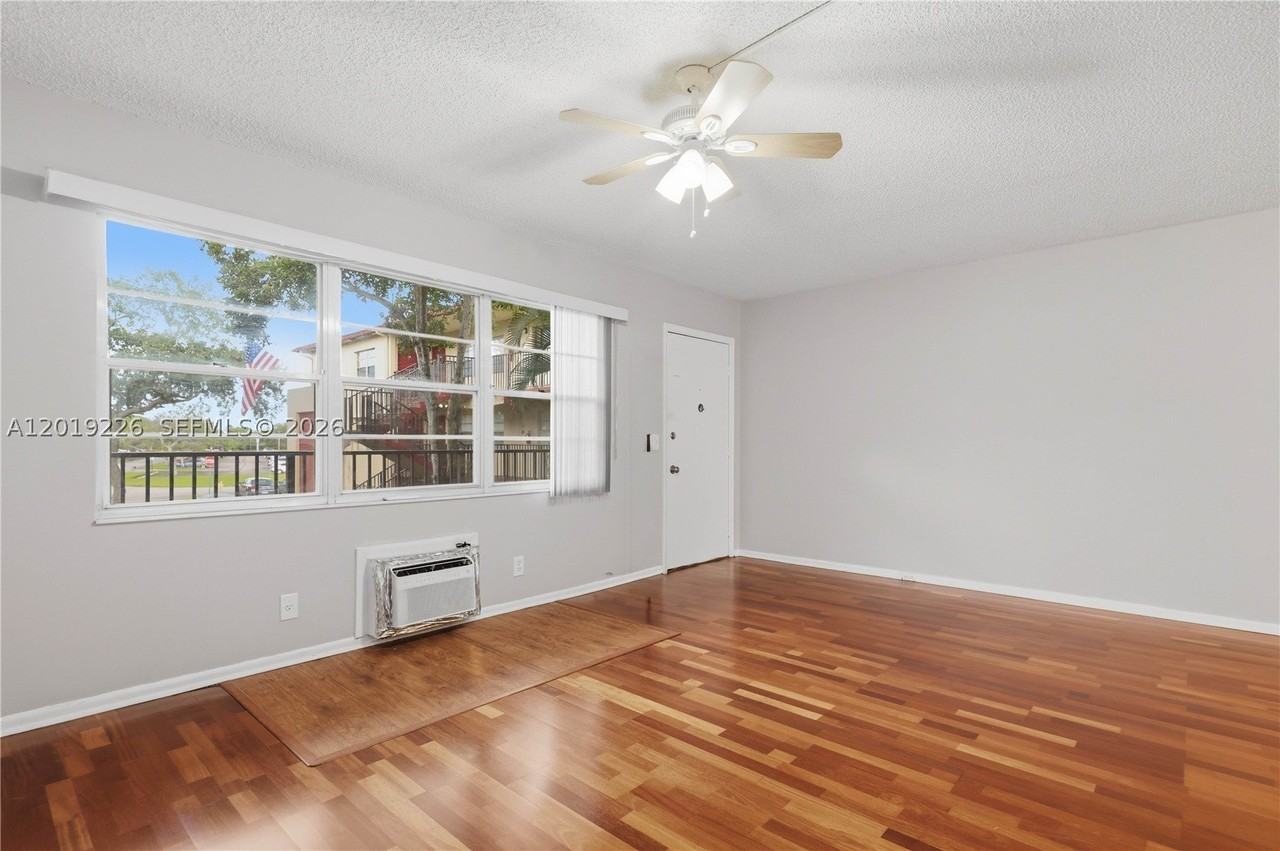 151 Sw 134th Way #206N - Photo 4 of 23