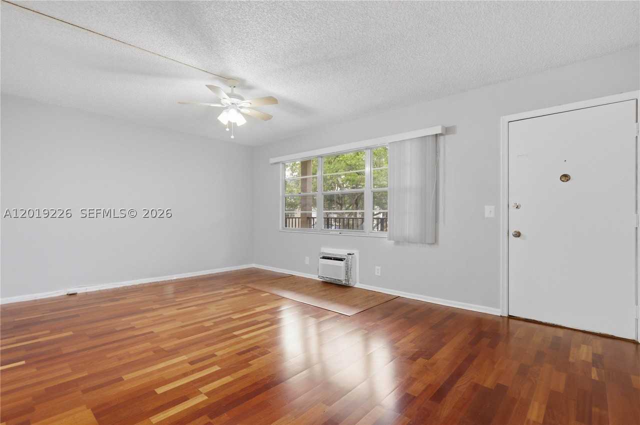 151 Sw 134th Way #206N - Photo 5 of 23