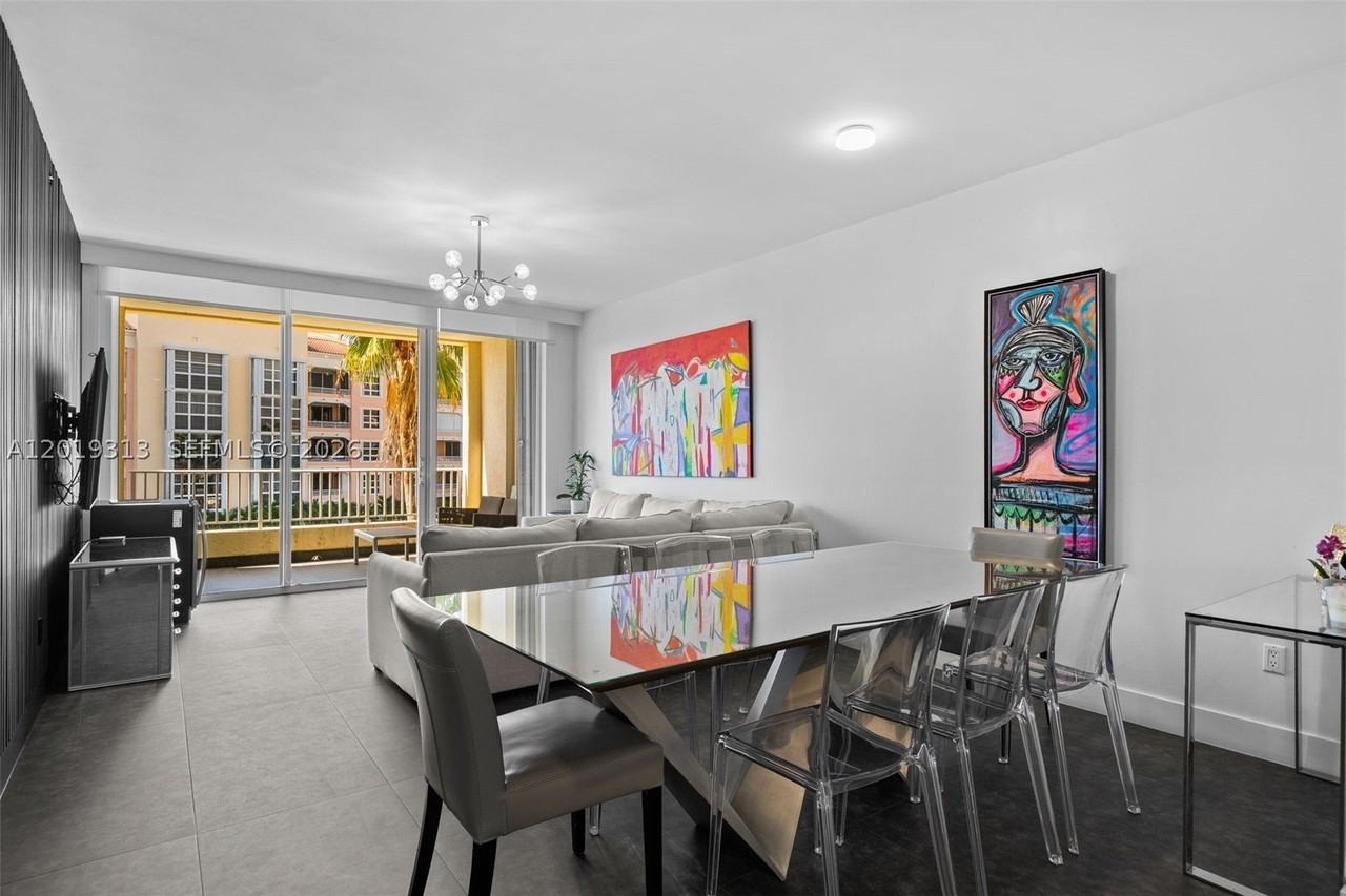 713 Crandon Blvd #404 - Photo 4 of 38