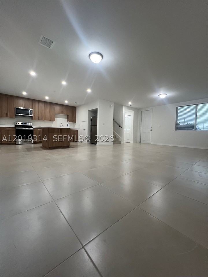 199 N Redland Rd #B5 - Photo 5 of 15
