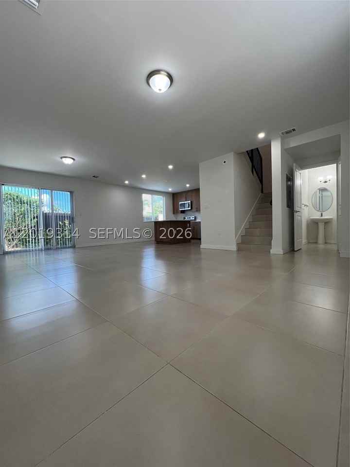 199 N Redland Rd #B5 - Photo 6 of 15