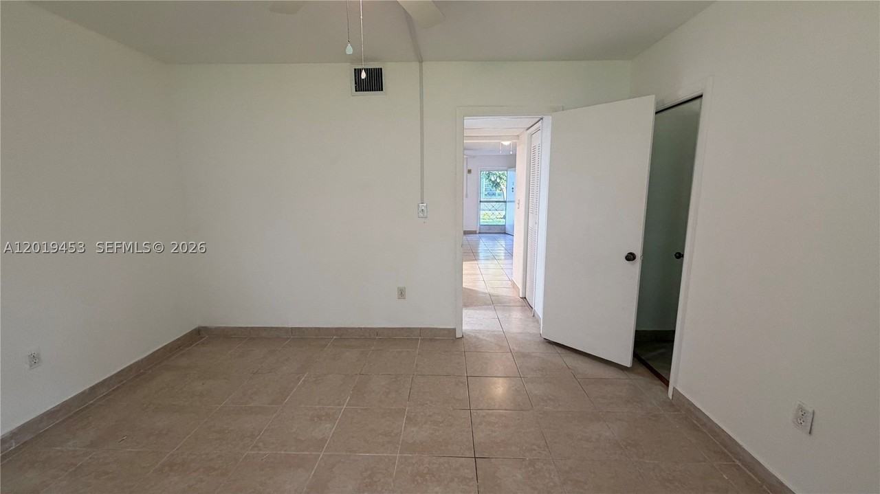 20230 Ne 2nd Ave #U5 - Photo 7 of 13
