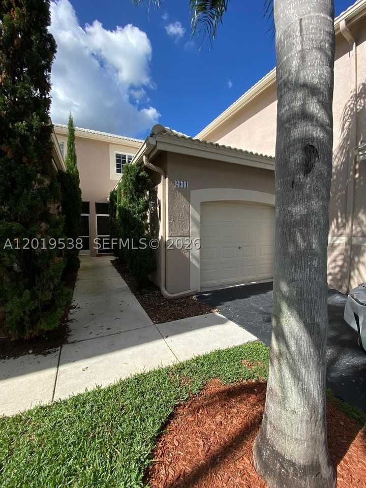 2041 Pompeii Ct #2014