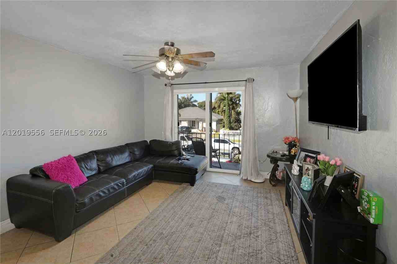 1275 W 35th St #45B - Photo 3 of 11