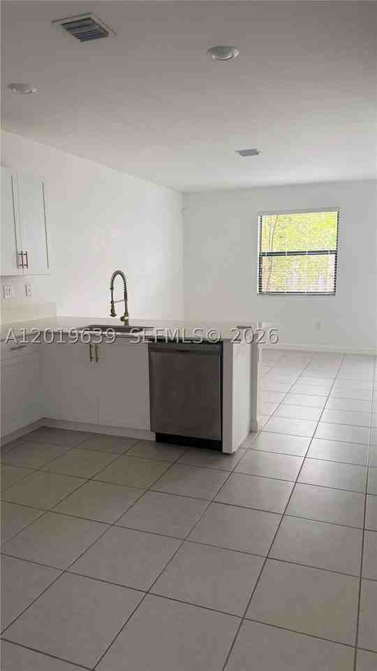 11945 Sw 245th Ter - Photo 6 of 50