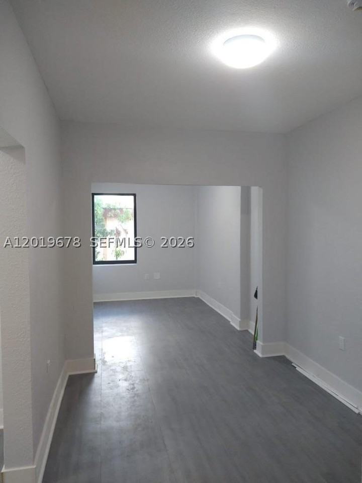 75 Glen Royal Pkwy #3 - Photo 3 of 4