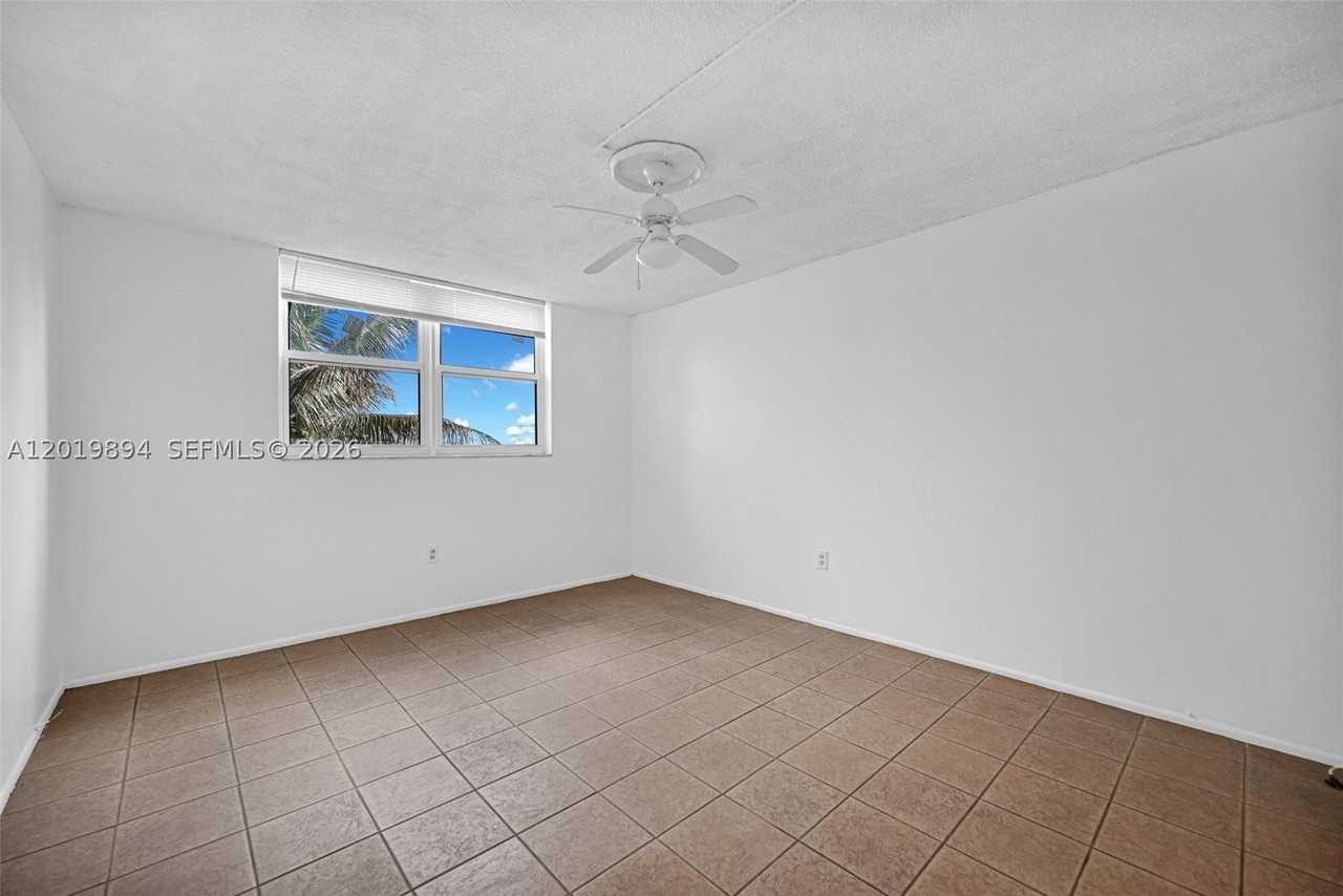 1075 Ne Miami Gardens Dr #408 - Photo 4 of 40