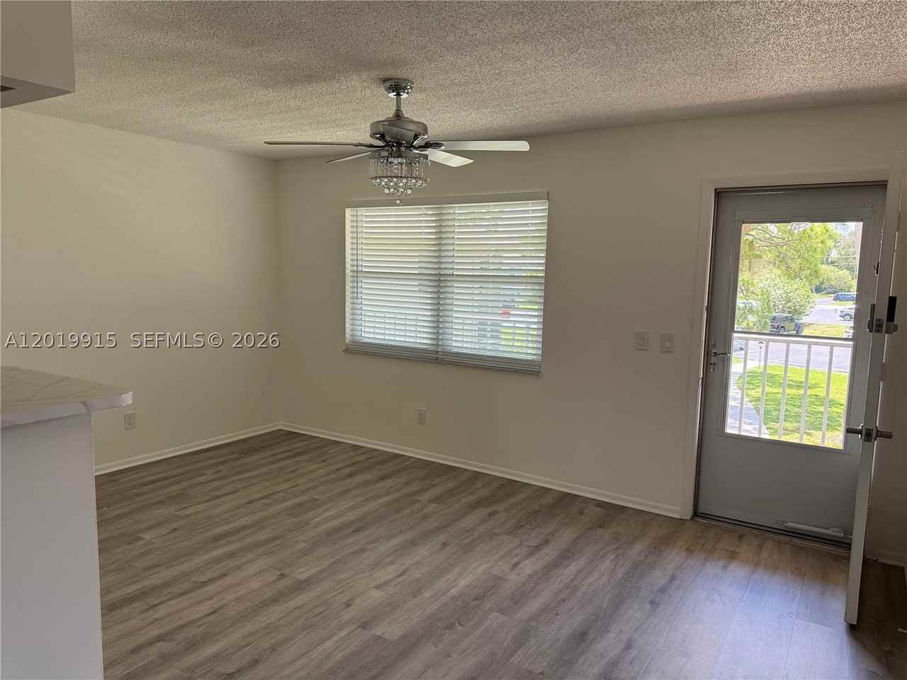 18 Lake Vista Trl #204 - Photo 2 of 33