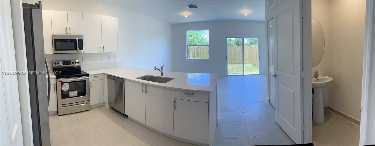 2628 Se 19th St #2628 - Photo 4 of 19