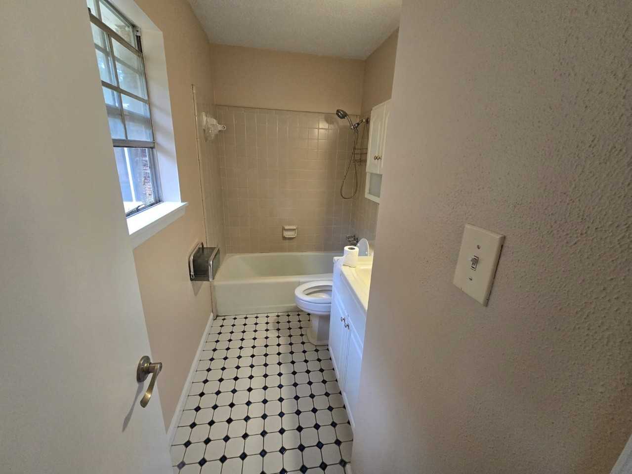 34 Pembrook Cir #1 - Photo 7 of 17