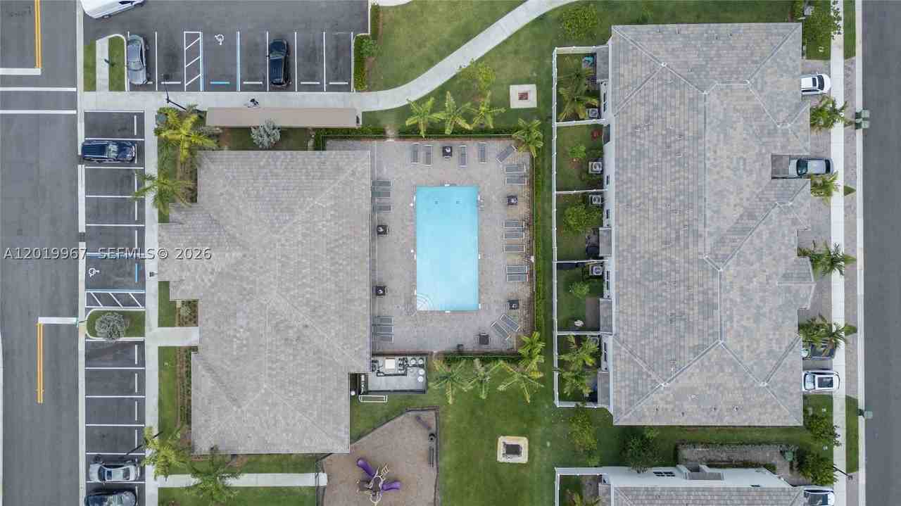 16966 Sw 2nd Ct #16966 - Photo 5 of 42