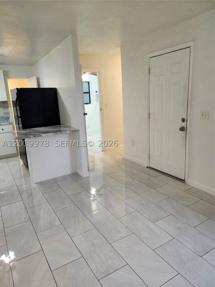 551 Ne 139th St #551 - Photo 3 of 8