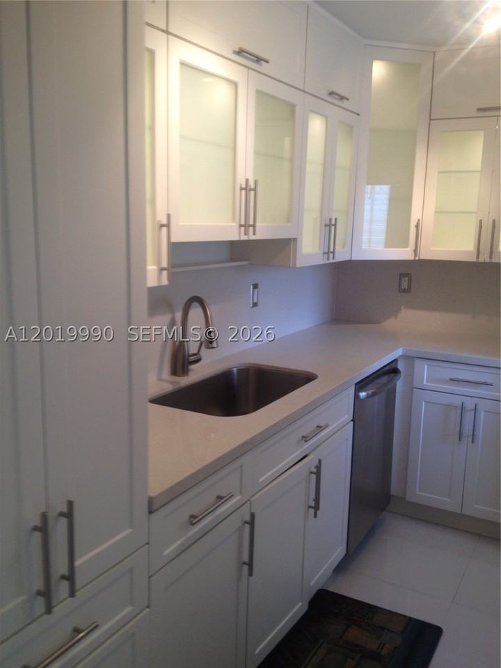 6855 Edgewater Dr #3DN - Photo 5 of 14