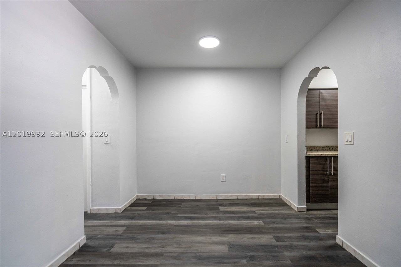 7911 Abbott Ave #9 - Photo 6 of 17
