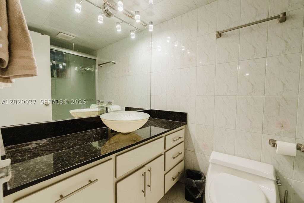 8000 Harding Ave #2B - Photo 6 of 15