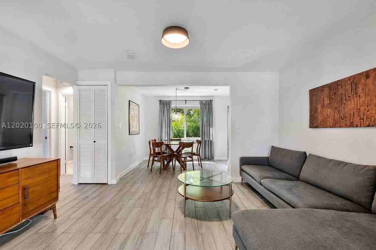74 Nw 117th St - Photo 4 of 42