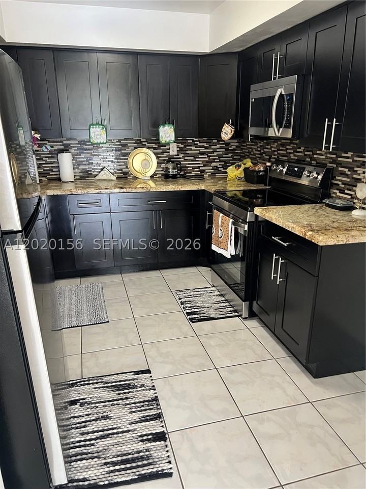 3621 Nw 95th Ter #523