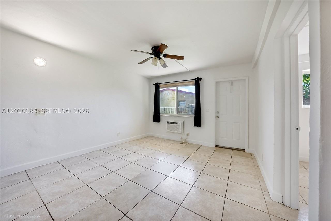 1124 Nw 2nd St #2 - Photo 5 of 11