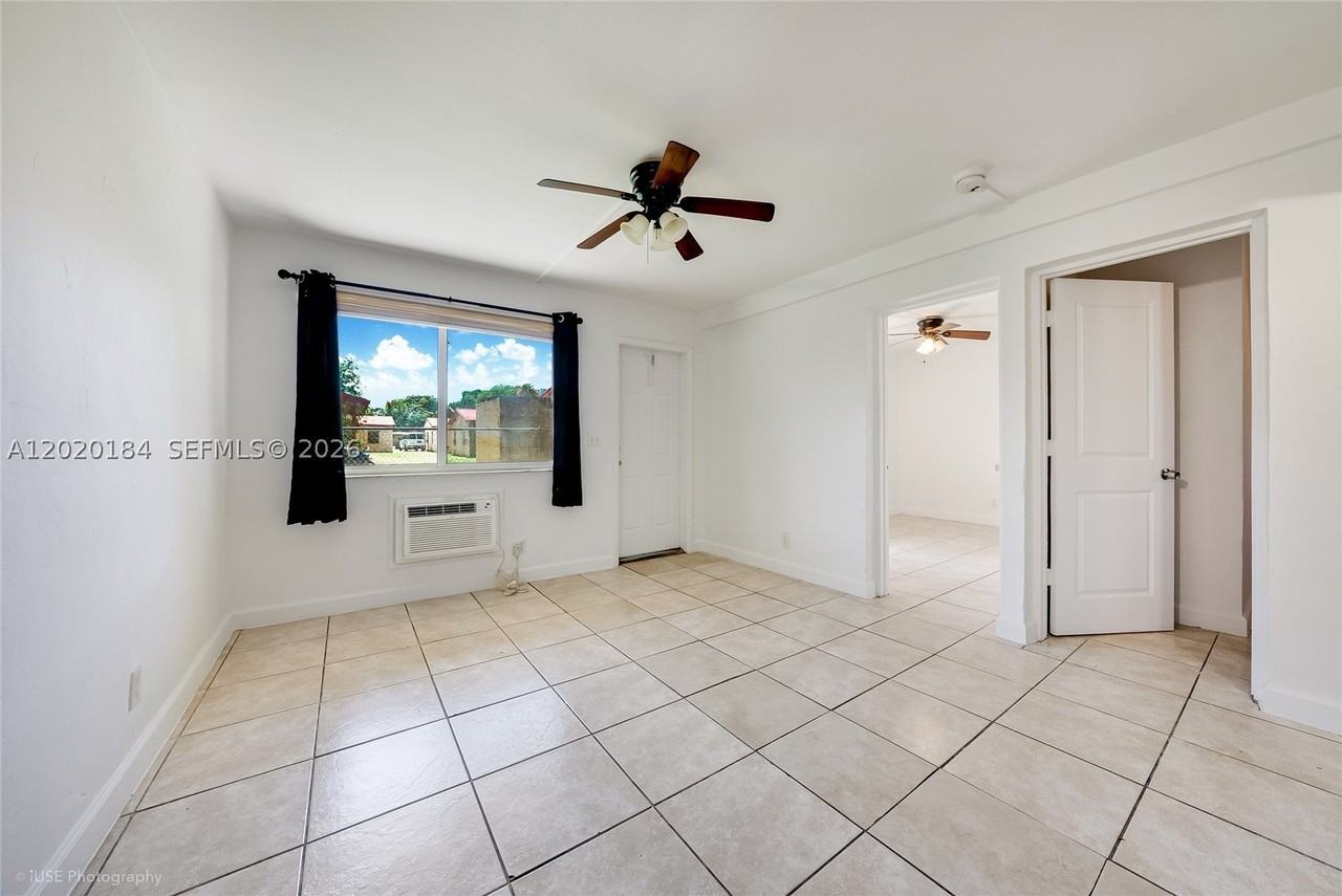 1124 Nw 2nd St #2 - Photo 7 of 11