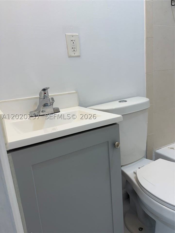 15844 Sw 82nd St #B - Photo 6 of 7