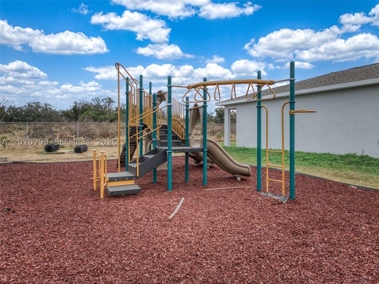 1407 Las Villas Blvd #1407 - Photo 5 of 25