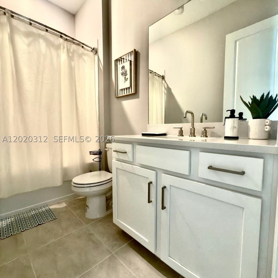 15323 Lucerna St #204 - Photo 5 of 29
